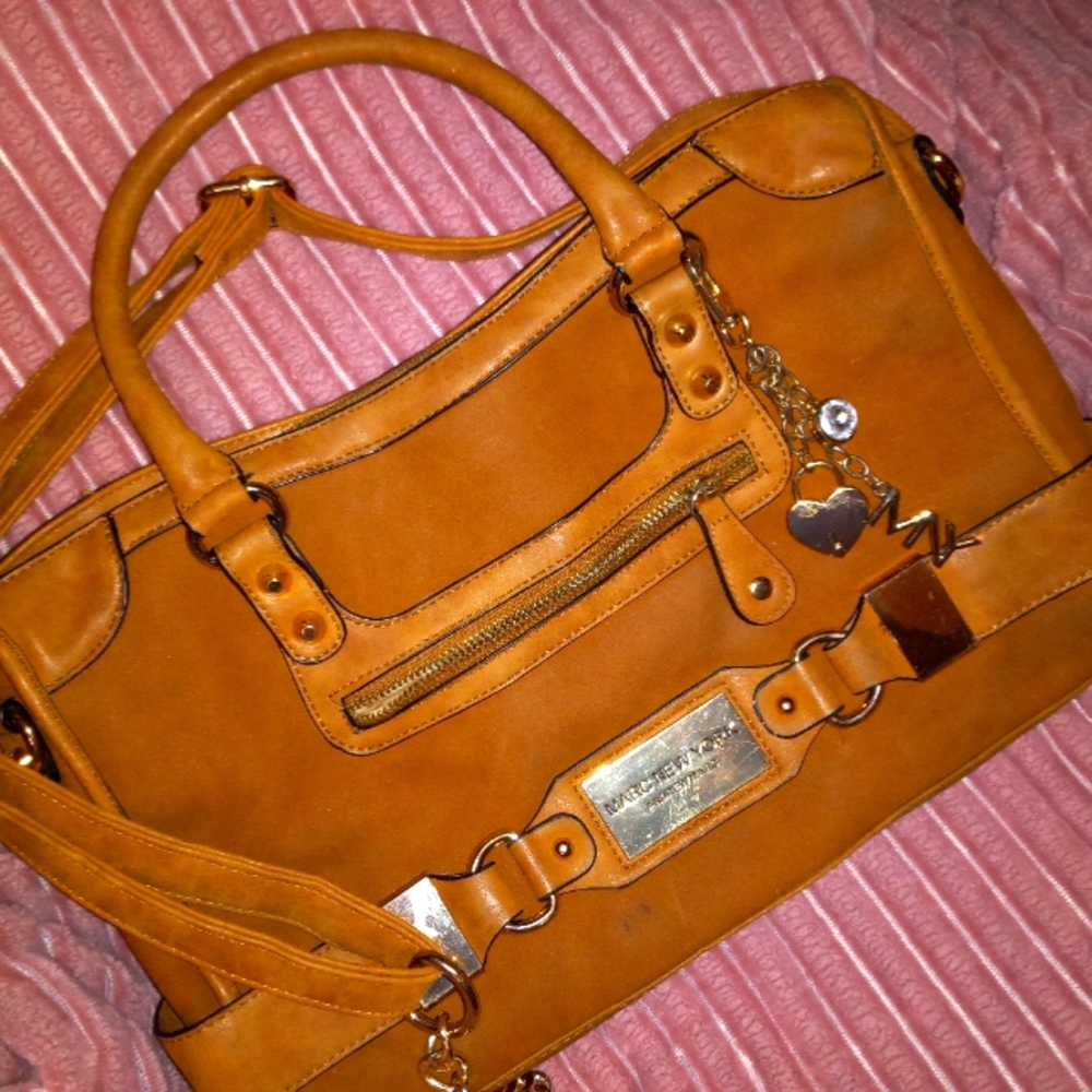 I'm selling a marc New York bag